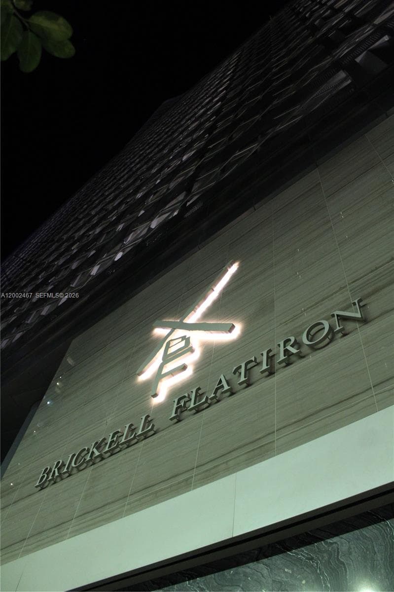 Brickell Flatiron Unit 1906 condo for sale at 1000 Brickell Plz # 1906, Miami, FL 33131