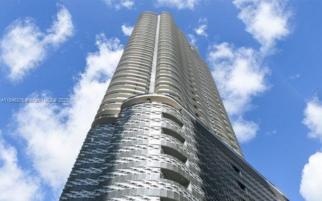 Brickell Flatiron Unit 2406 condo rented at 1000 Brickell Plaza # 2406, Miami, FL 33131
