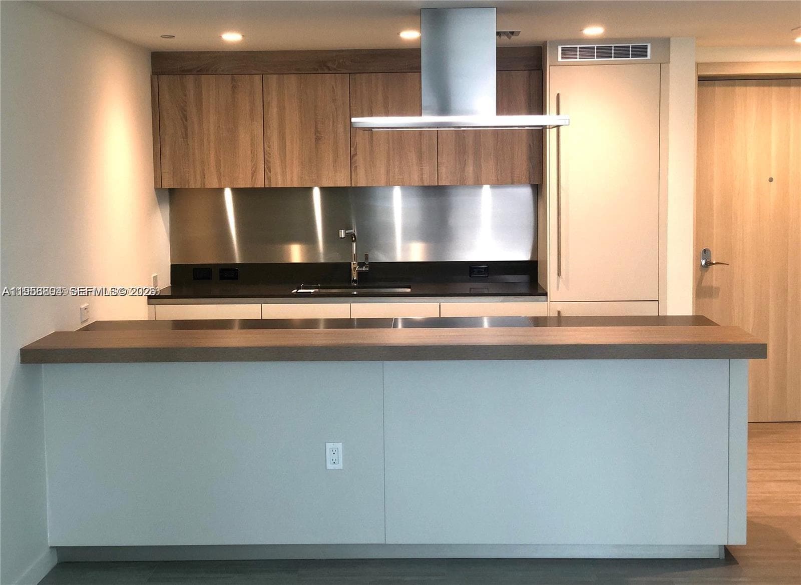 Brickell Flatiron Unit 2414 condo rented at 1000 Brickell Plaza # 2414, Miami, FL 33131